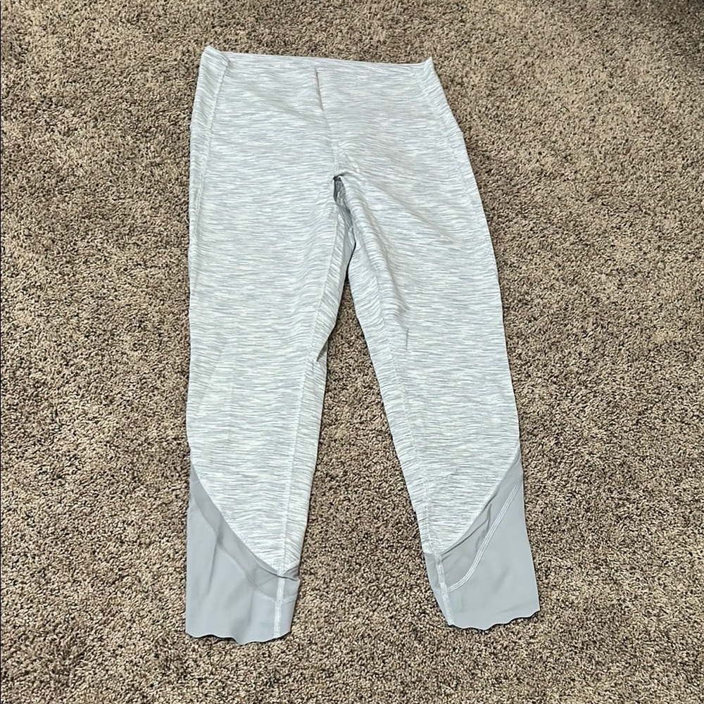 Women’s lululemon cropped leggings
